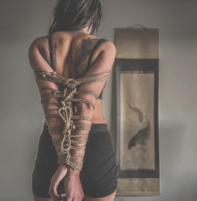 Tie me up! Shibari model available 
